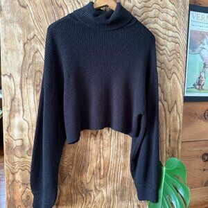 Cozy H&M Cropped Black Turtleneck Sweater With Balloon Sleeves, Size Medium